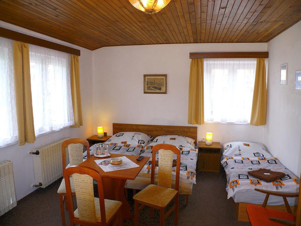 Pension Faema Гаррахов Екстер'єр фото